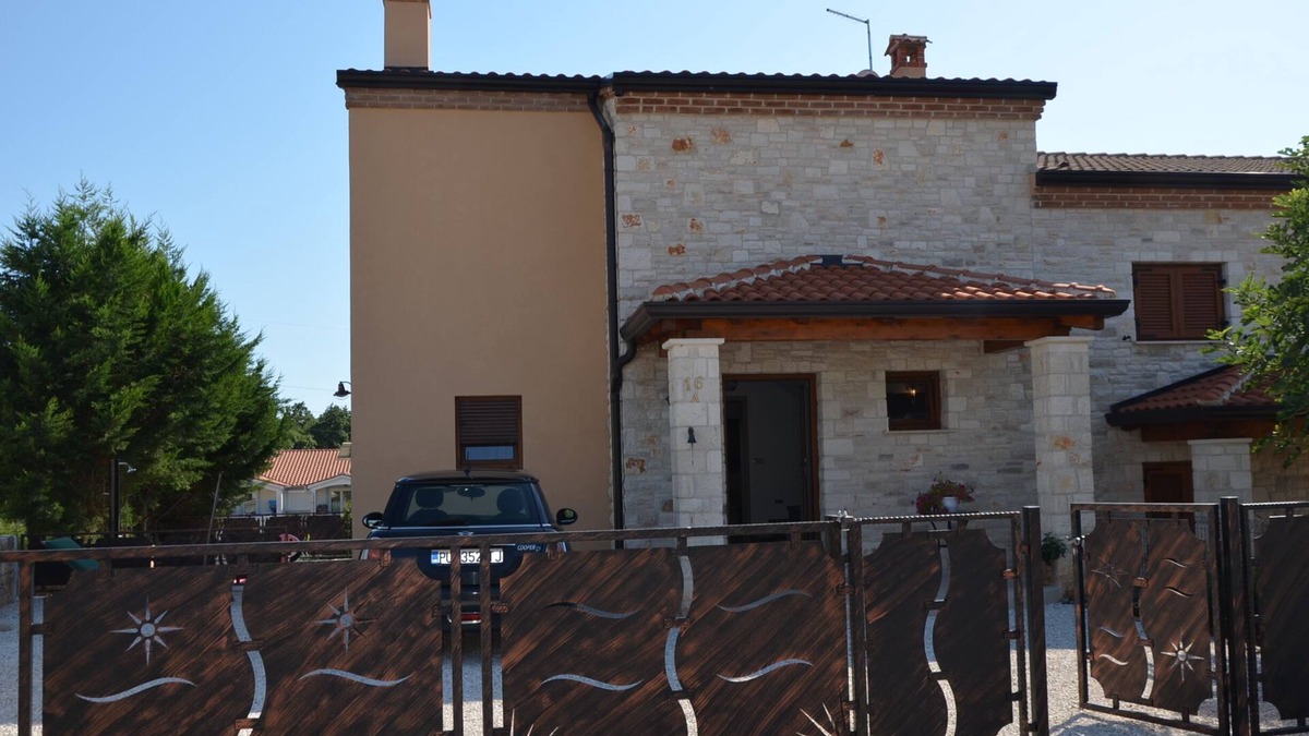 Nova Vas House | Villa Sabine with large pool near Porec