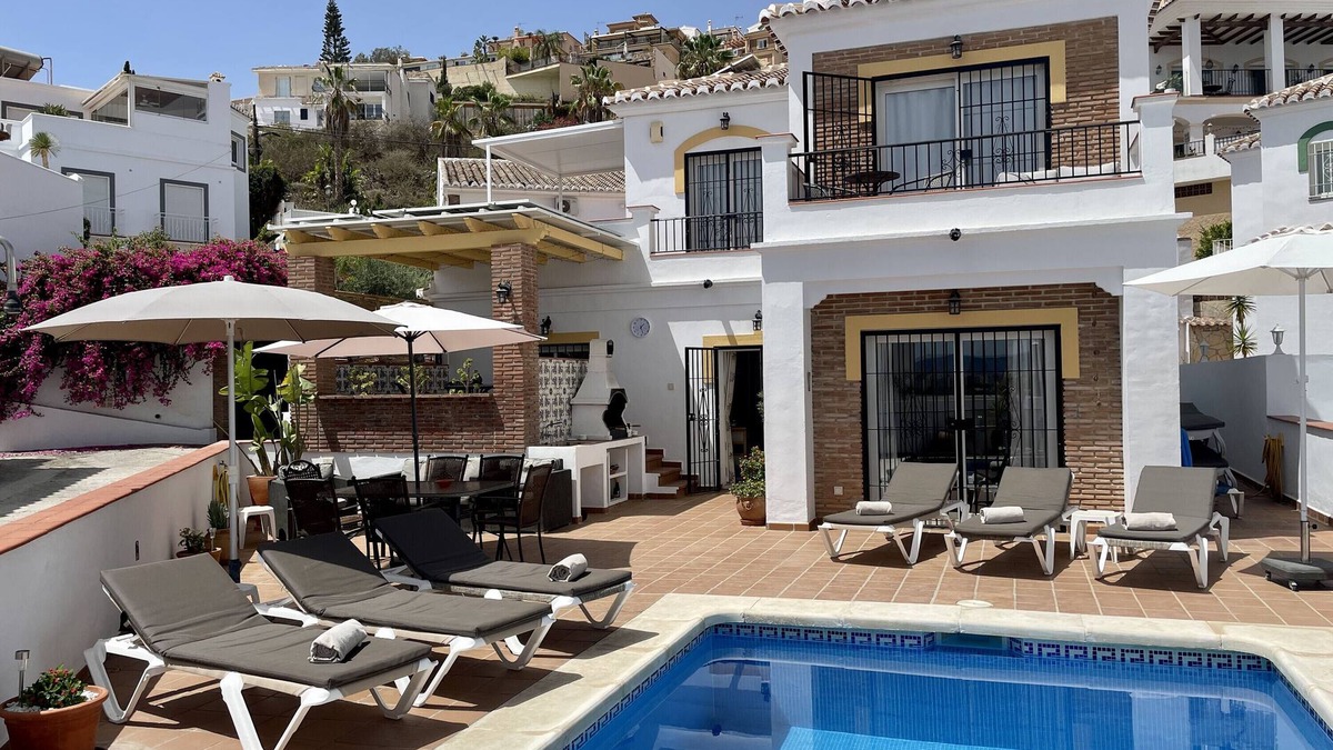 Punta Lara Villa | Villa "Salida Del Sol" with Sea & Mountain View, Heated Pool & Terrace