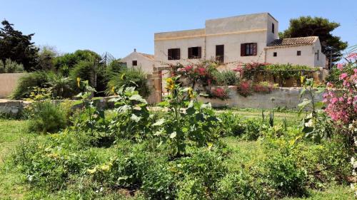 Marsala House | Villa Salinara