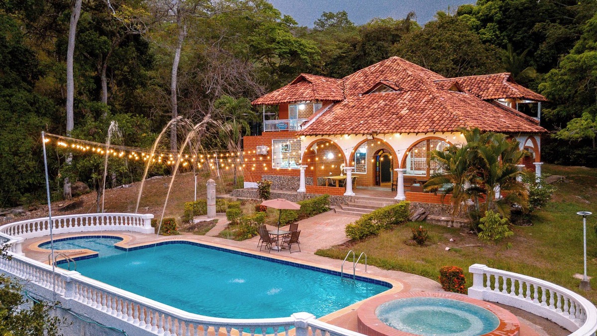 Soacha Other | Villa Salma | Ac, Piscina, 21 personas