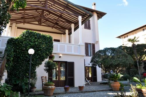 Marina di Pisa Apartment | Villa Salvini
