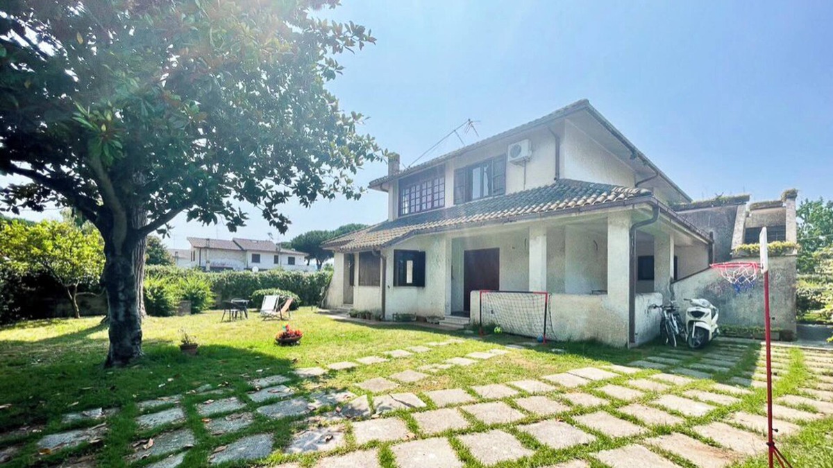 San Felice Circeo Villa | Villa San Felice Circeo with private garden and shared seasonal pool