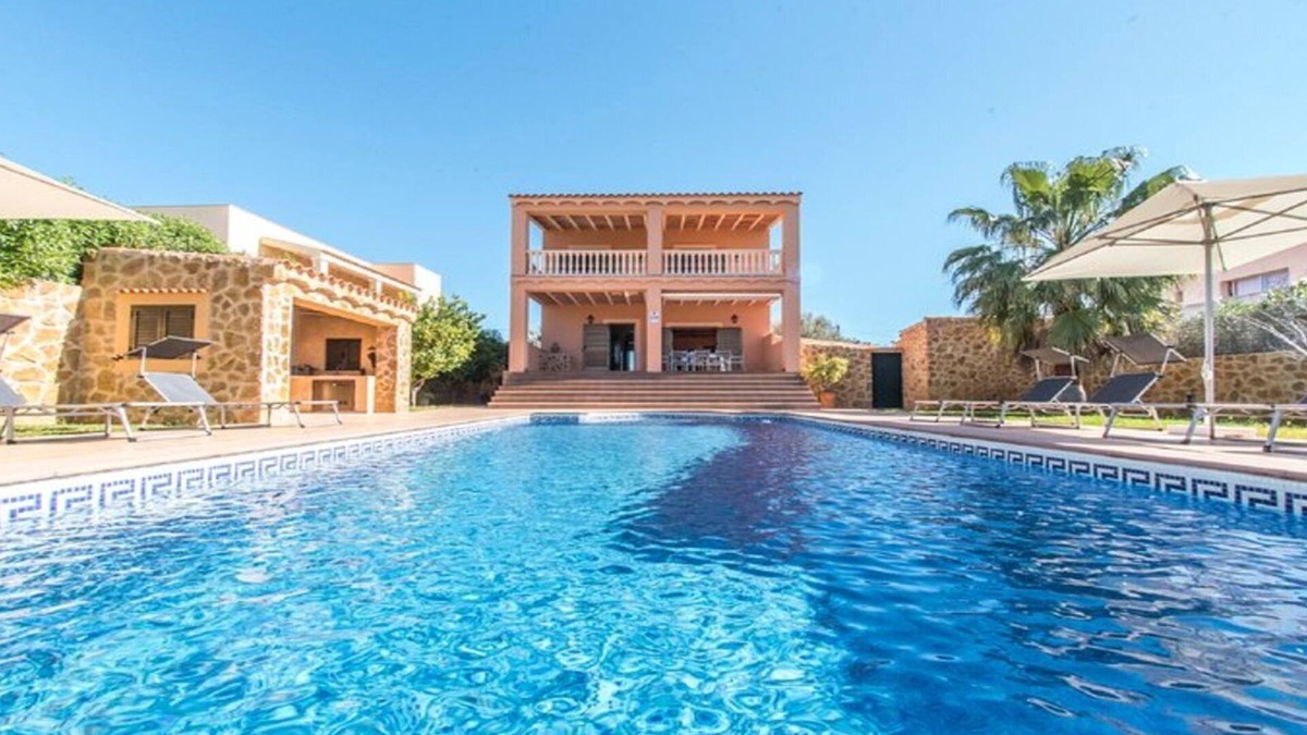 Sant Jordi de Ses Salines Villa | Villa San Jordi Ibiza, 1,5km BEACH SALINAS, 1,5km BEACH DEN BOSSA BEST LOCATED
