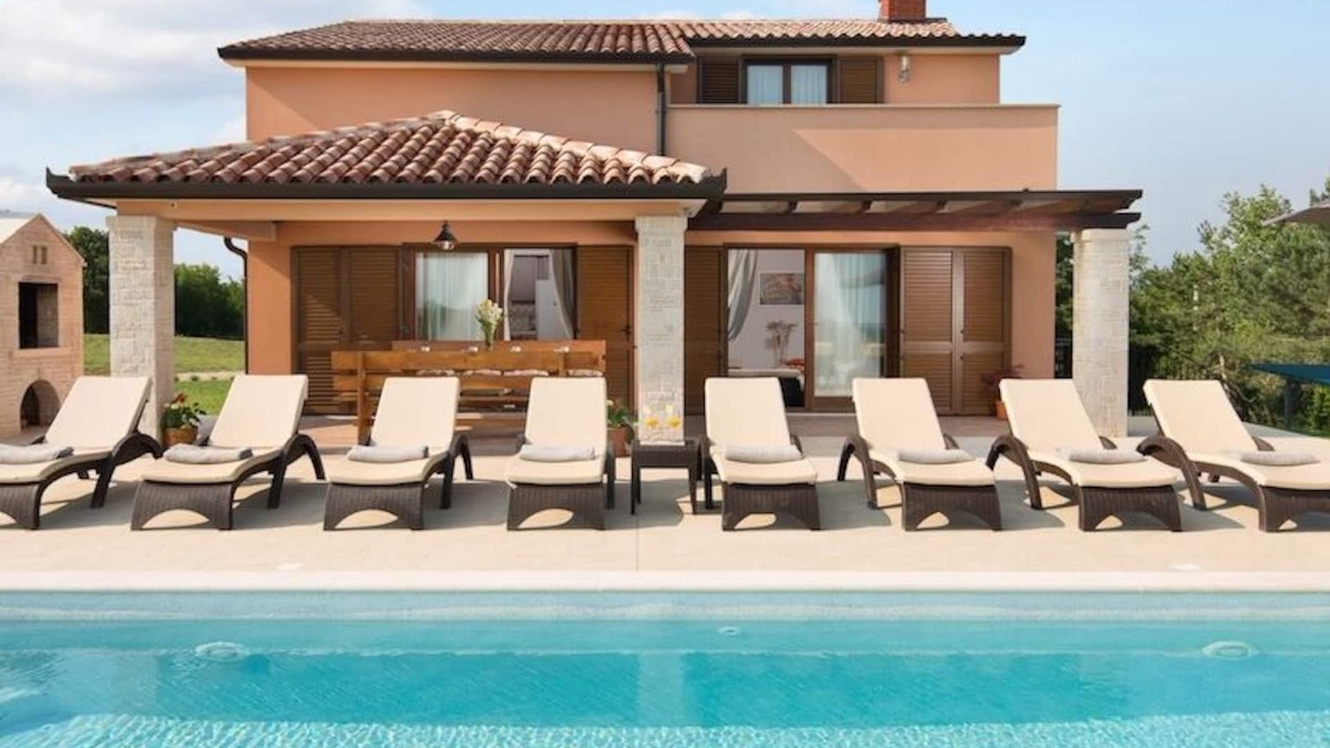 Martinski Villa | Villa San Martino for 8 with private heated pool!
