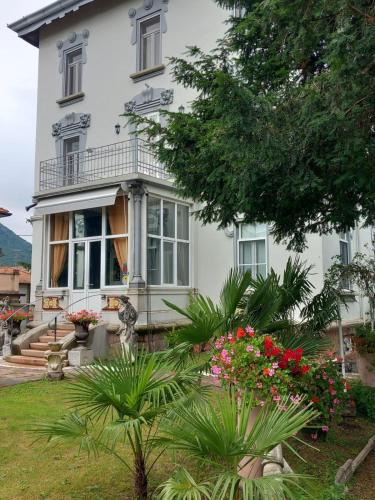 Arcisate House | Villa Sapi