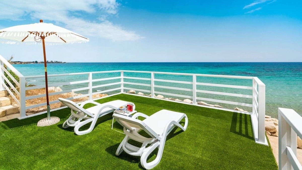 Noto Marina Villa | Villa Saveria (4 Guests) - Seafront with jacuzzi