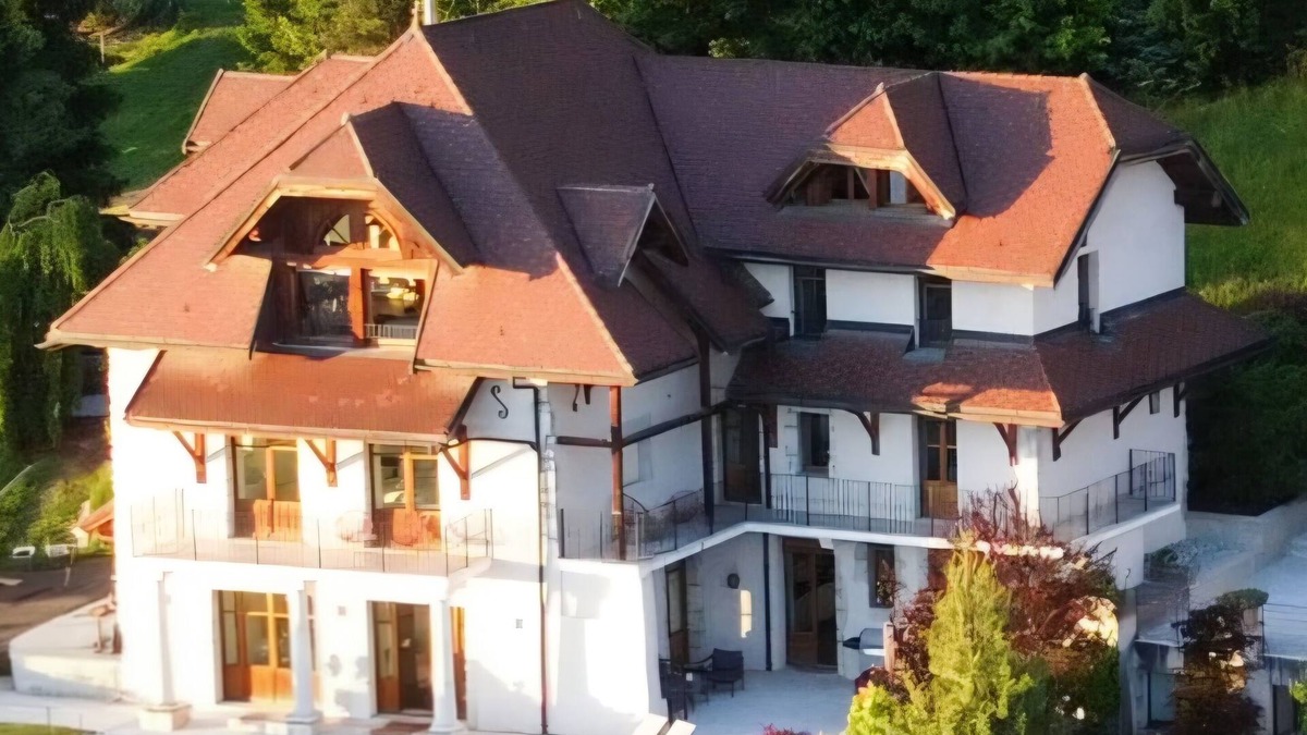 Veyrier-du-Lac House | Villa Savoie -The elegance of a private pool villa - Jacuzzi and lake view