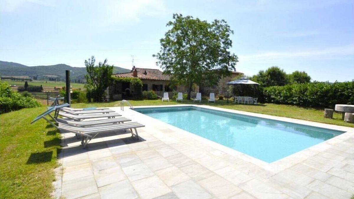 Pieve a Presciano Villa | Villa Scerfia Comfortable holiday residence