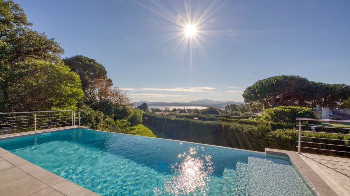 Les Restanques Villa | Villa sea view - pool - 3 bedrooms - 6pers- air-conditioned - quiet - not overlooked