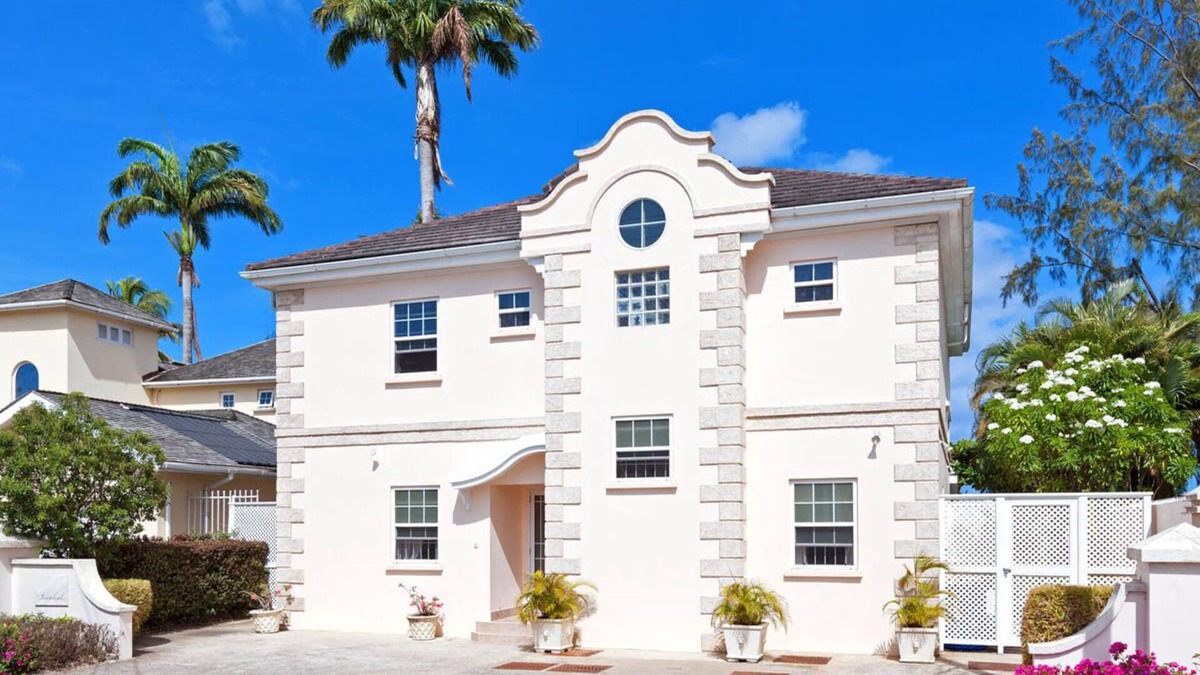 Fitts Village Villa | Villa Seawards Summer Specials 2025 Pay 6 stay 7 | Beach Front - Located in Fabulous Saint James with Private Pool