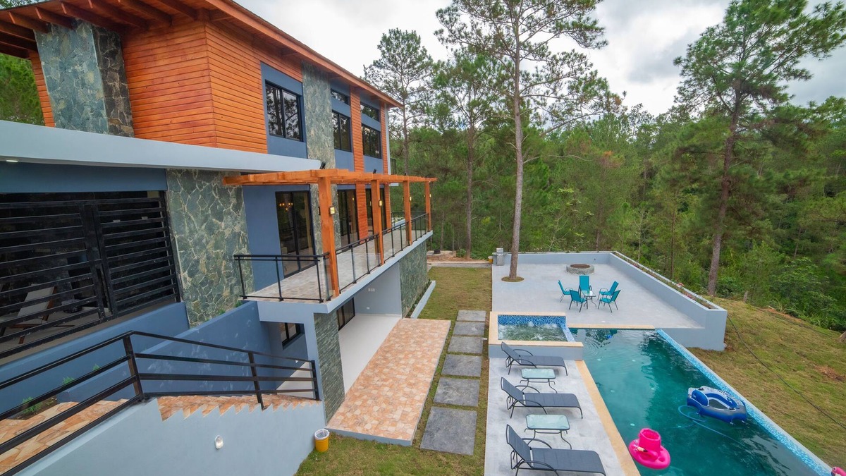 Constanza Villa | VILLA SEGURA VICENTE
