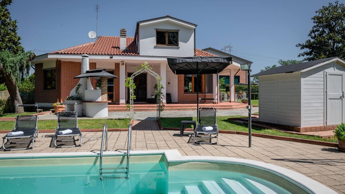 Leini Villa | Villa Sequoia with swimming pool and private spa CIR code 00126300139