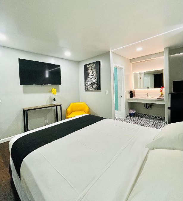 El Cajon Hotel | Villa Serena