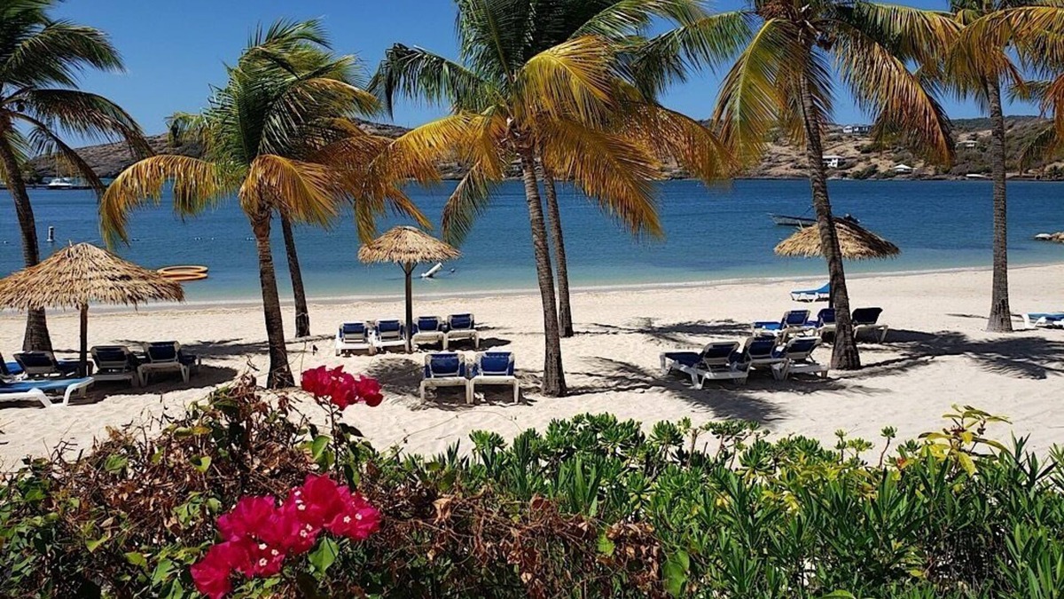 Mamora Bay Villa | Villa Shamrock 2 bedroom beachfront villa