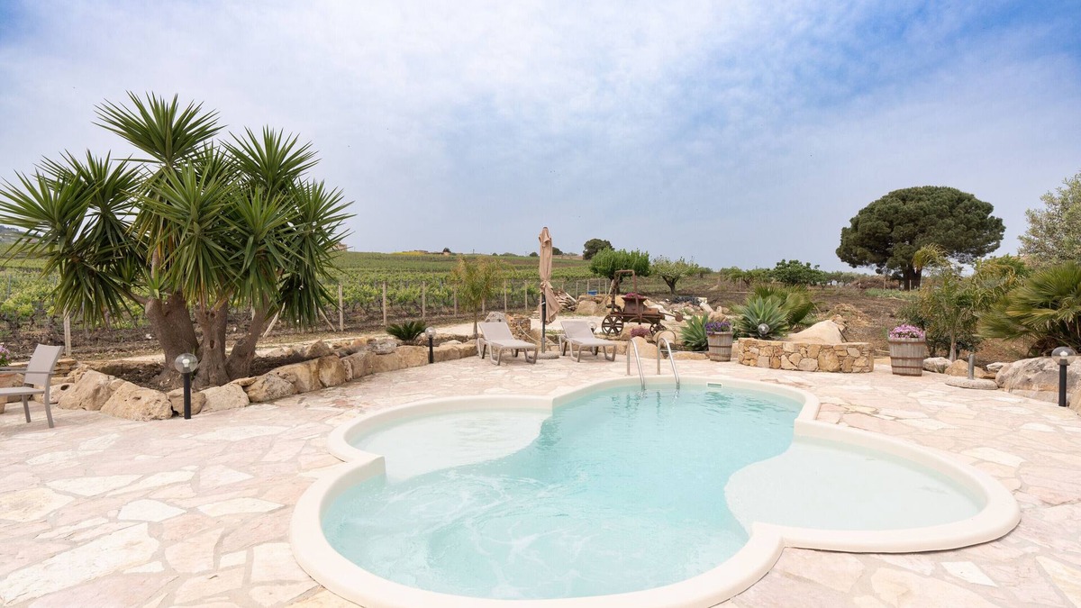 Buseto Palizzolo Villa | Villa 'Siciliana' with Private Pool, Mountain View, Wi-Fi and Air Conditioning