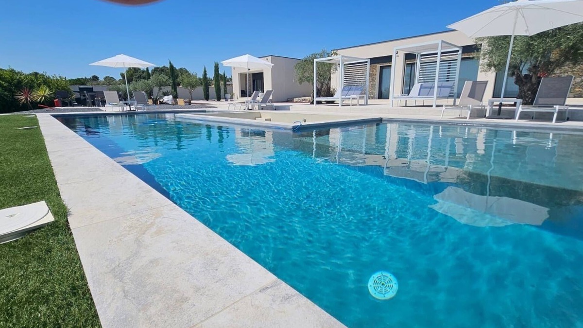Garrigues Villa | Villa signature pool jacuzzi