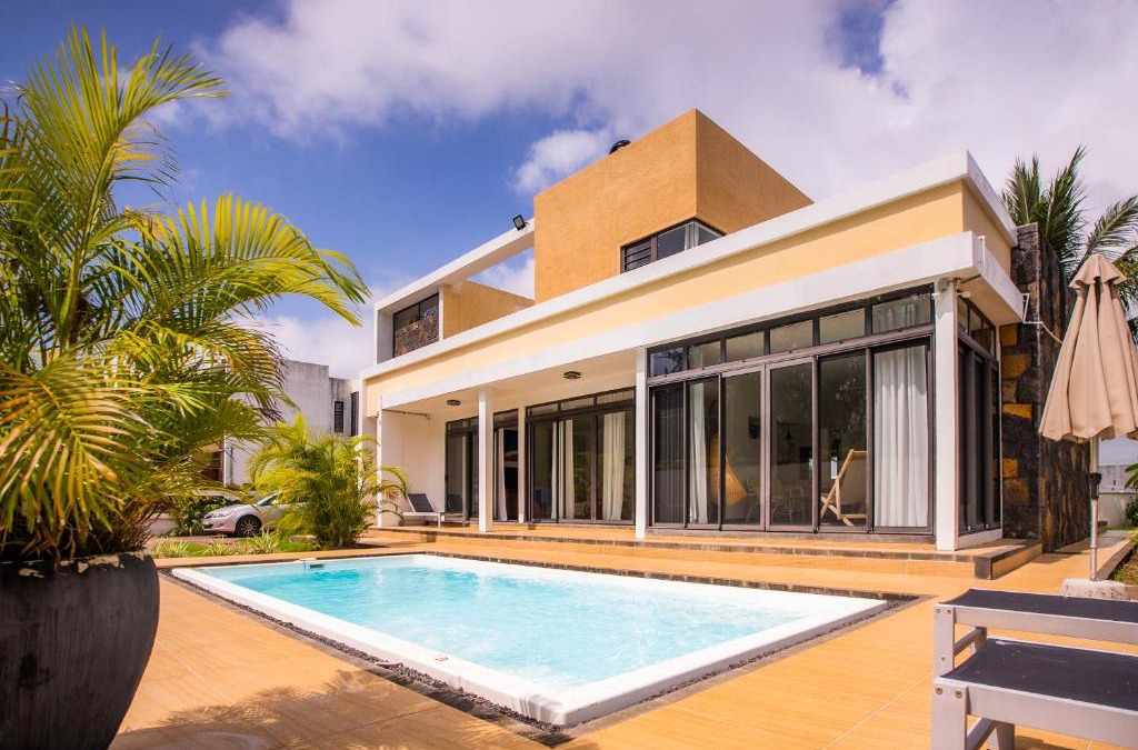 Belle Mare Villa | Villa Simone: Sunlit Beach Getaway w/Pool + WIFI
