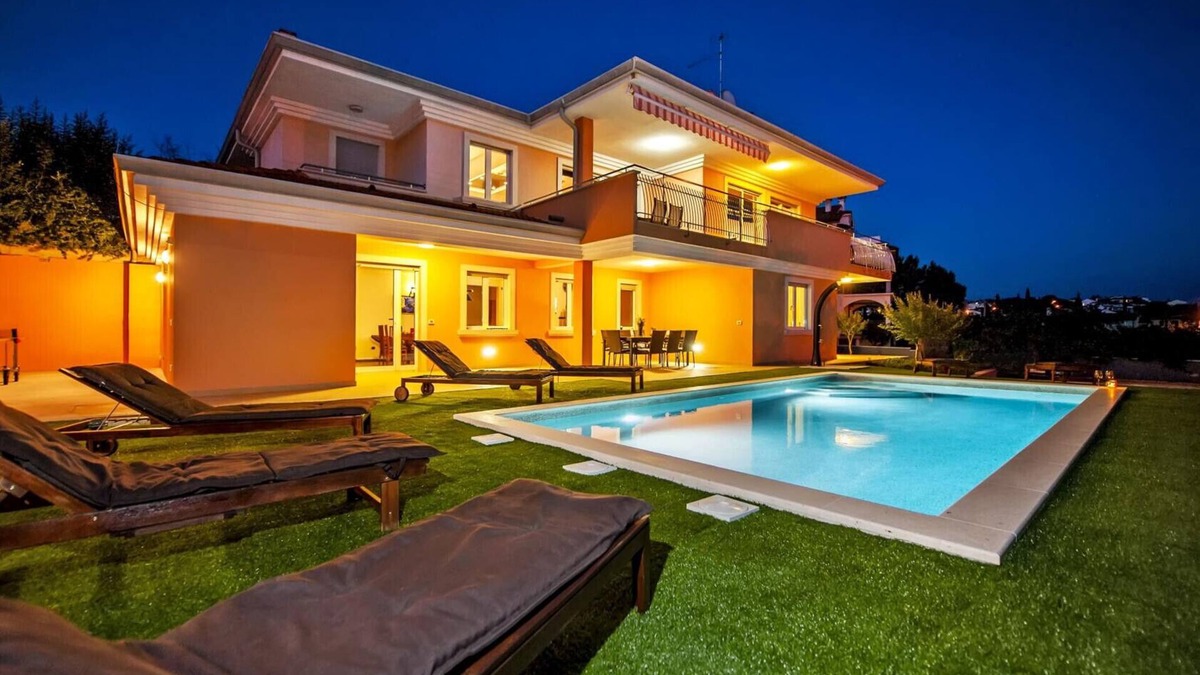 Rovinjsko Selo Villa | Villa Sky near Rovinj for 10 people with private heated pool & children playground