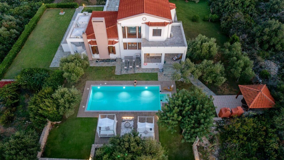 Kounoupidiana Villa | Villa Sobre - Spacious and Comfortable.