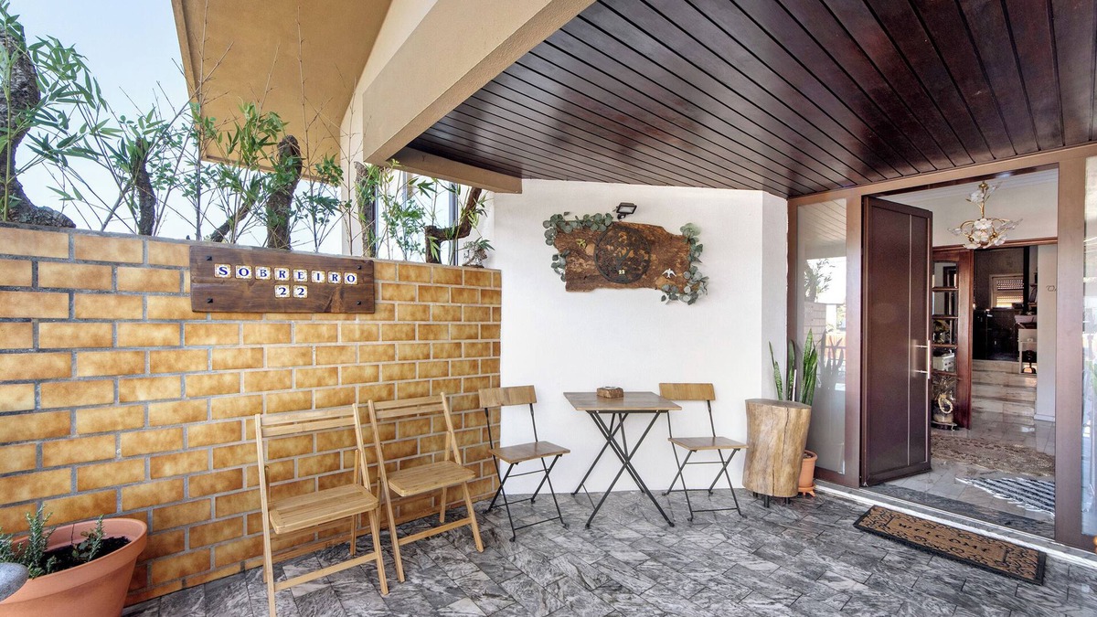 Lourosa Villa | Villa 'Sobreiro 22' with Private Garden, Balcony and Wi-Fi