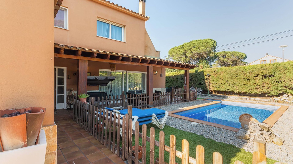 La Canyera Villa | Villa 'Sol' with Mountain View, Wi-Fi and Air Conditioning