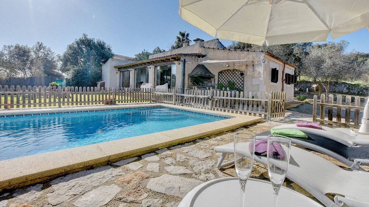 Erzincan Villa | Villa Son Cigala with pool and garden ideal for families with children