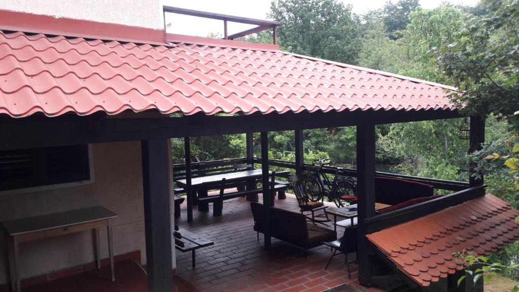 Generalski Stol Villa | Villa Sonja