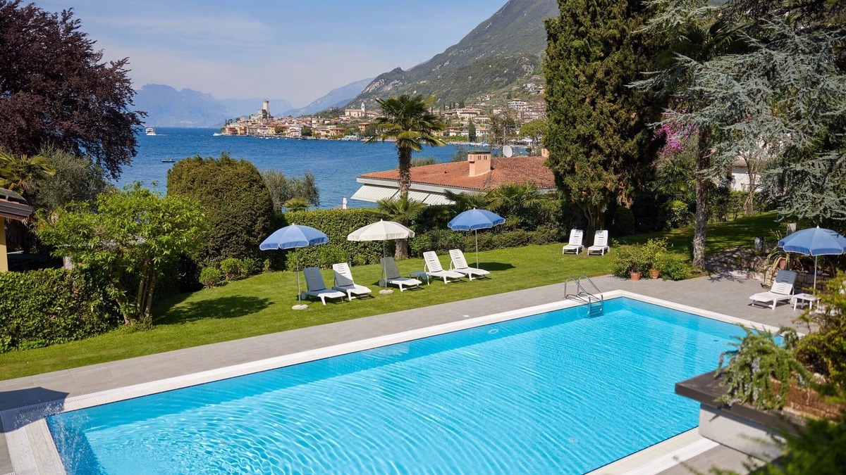 Malcesine Apartment | Villa Sopri - directly on the lake, with beautiful garden and pool CIN IT023045B4Y9EMQA9O