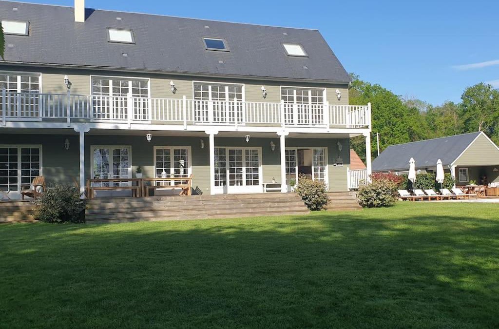 Saint-Hilaire-sur-Yerre Villa | VILLA spacieuse bord de rivière