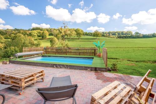 Sapogne-et-Feucheres Villa | Villa spacieuse à Sapogne-et-Feuchères avec piscine privée, 150 m²