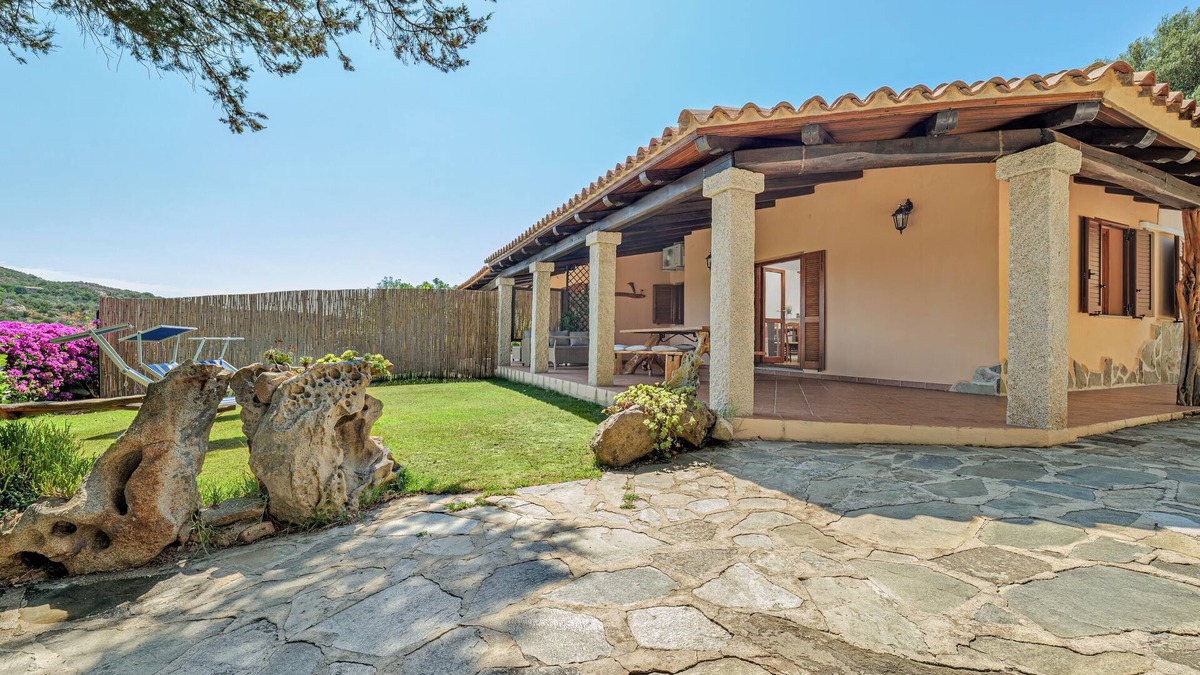 Rudalza House | Villa Speranza near the Beach with Sea View, A/C, Garden, Terrace, BBQ & Outdoor Shower