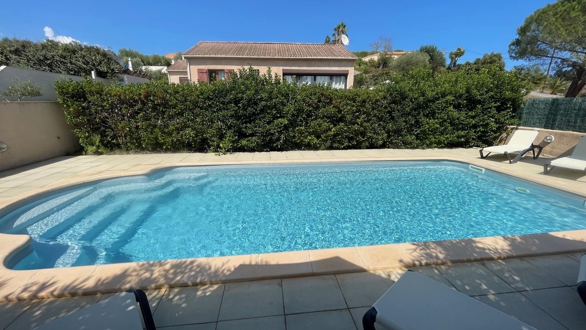 Aleria Villa | Villa SPIAGGIA sleeps 5, shared pool between sea and mountains.
