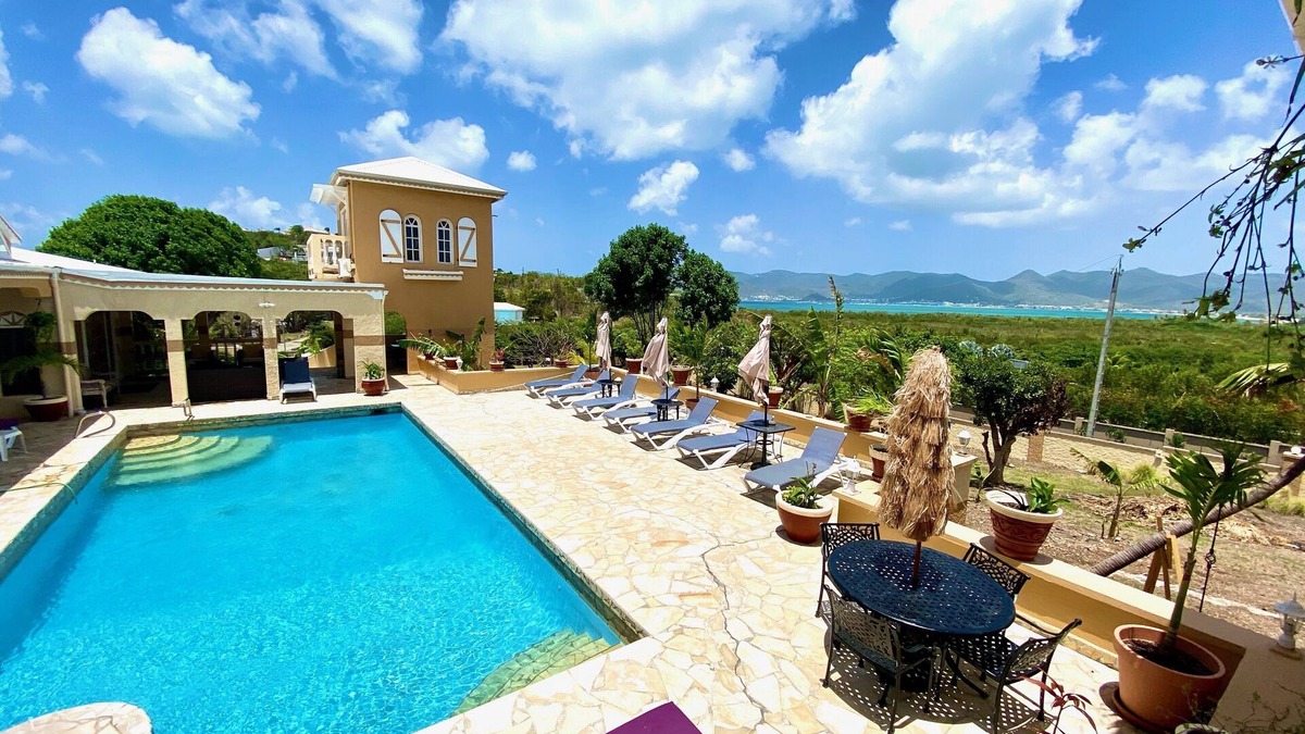 Les Terres Basses Villa | Villa Steel Magnolias.Former Villa of Oscar winner Olympia Dukakis!