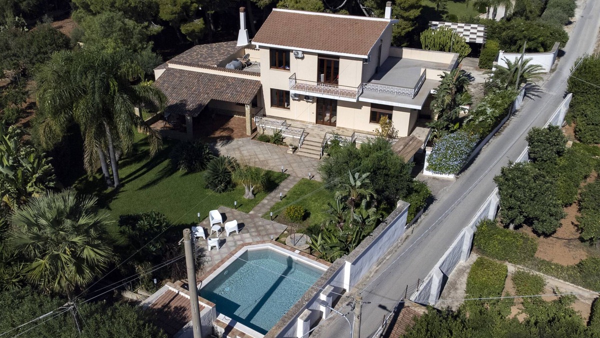 Marsala Villa | Villa Stella with Sea View, Garden & Wi-Fi