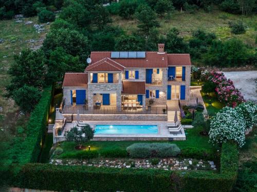 Strpacici Villa | Villa Sterpazzi - near Porec with Sea View, private Jacuzzi, Sauna and Pool