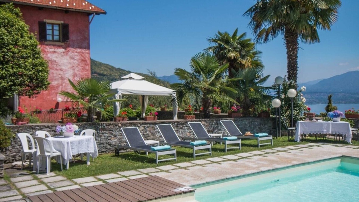 Massino Visconti Apartment | Villa Stresa Tulipano - 4 Guests
