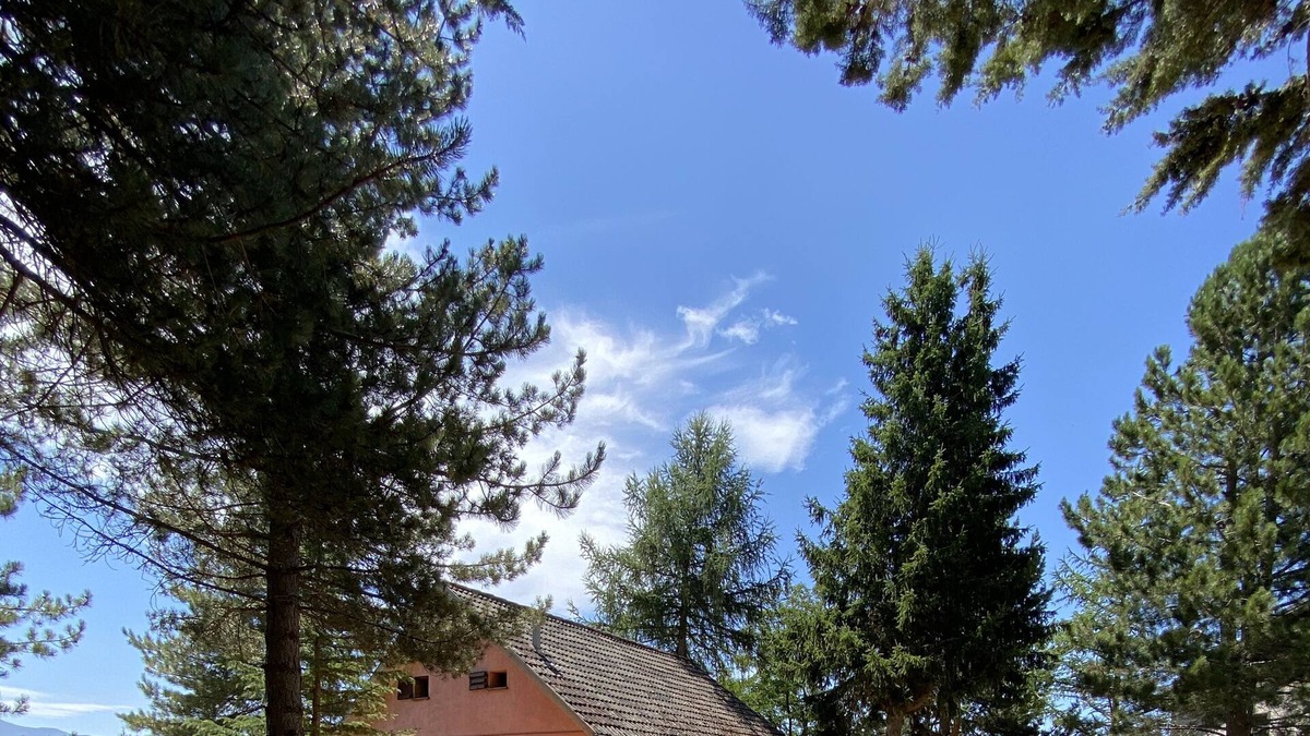 Campotosto Villa | Villa su Lago con giardino recintato, 12 posti ,Wi-Fi,Bbq,taverna con camino