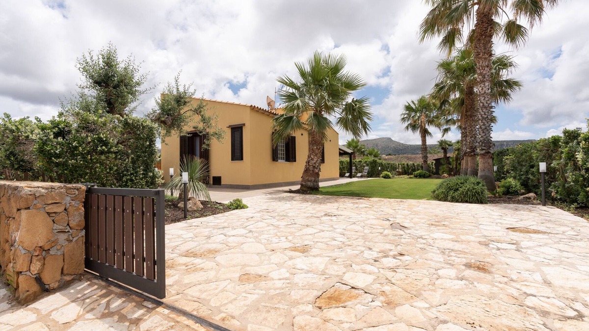 Custonaci Villa | Villa "Summer Spritz" near the beach with Mountain View, Wi-Fi
