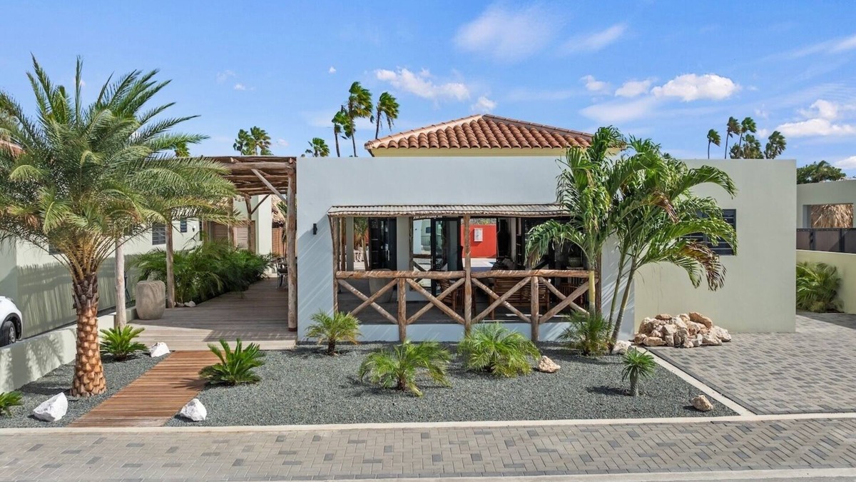 Marie Pampoen Villa | Villa Sunbeam Mambo Beach