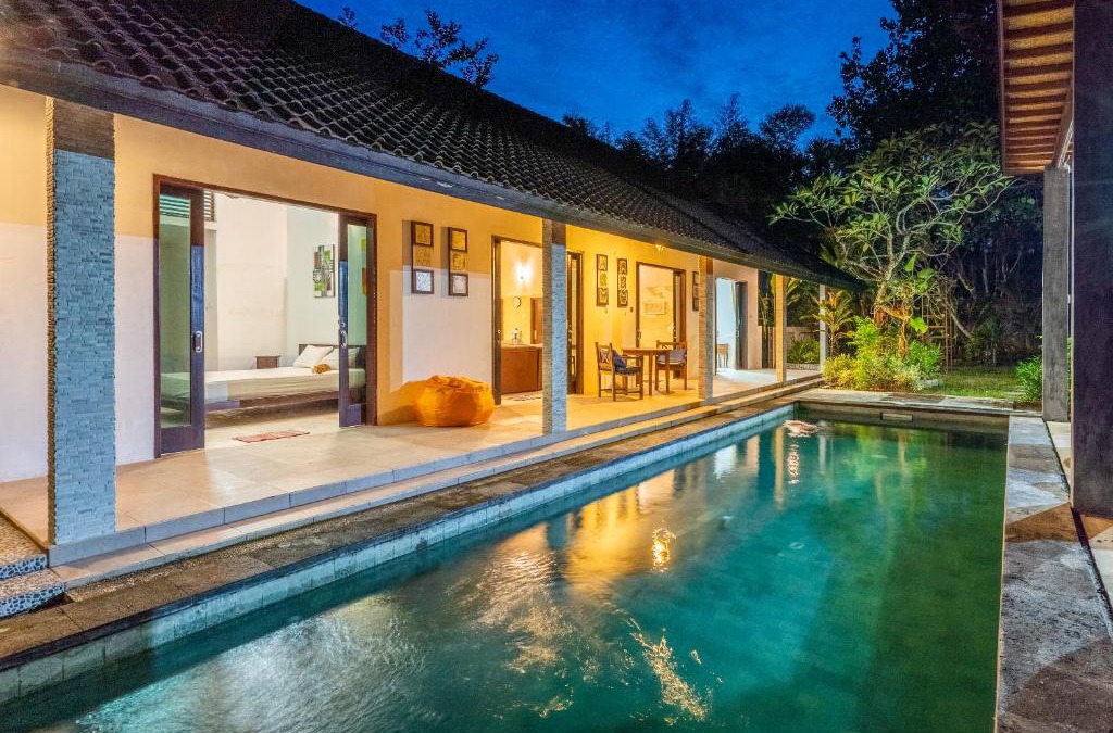 Sengkidu Villa | VILLA Surya 3 rooms , waterpool, near the ocean