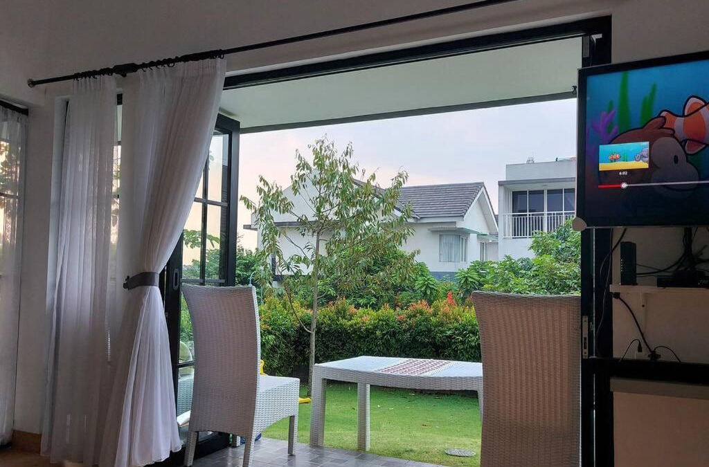 Bogor Selatan Villa | Villa Swandara Rancamaya With Netflix, Youtube, SmartTV and Nice Backyard