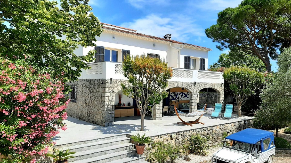 Le Plan-de-Grasse Villa | Villa: swimming pool, bar, pétanque, panoramic view, 20 minutes from the sea