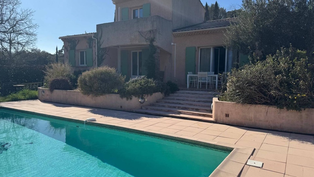 La Londe-les-Maures Villa | Villa T4 125m² Clim Piscine au Calme absolu Terrain clos 5000 m² Wi-Fi 10' plage