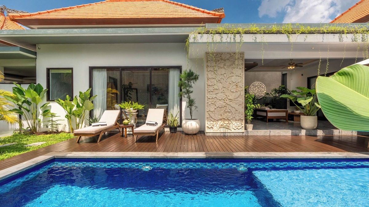 Padangsambian Klod Villa | Villa Taj Brand New Luxury Pool Villa with Garden. 3 Bedrooms/3 Bathrooms