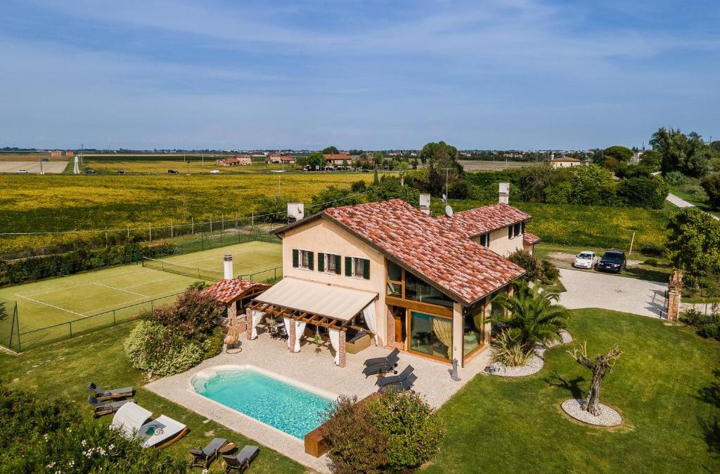 Ca' Pirami Villa | Villa Tania