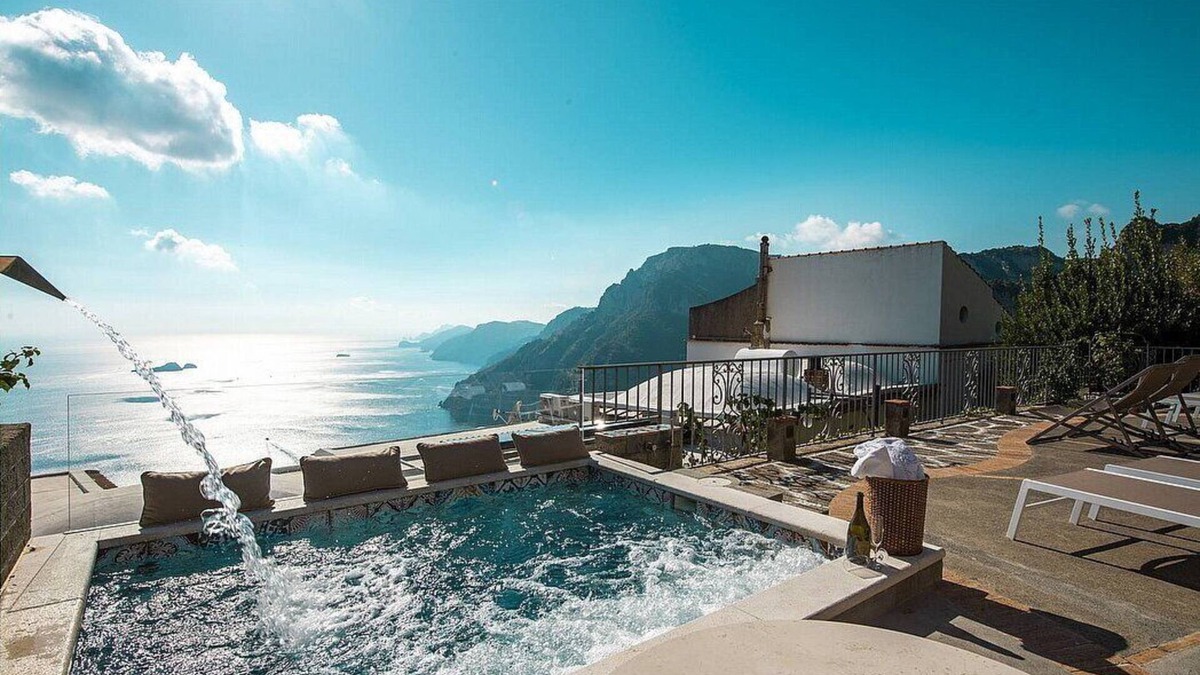Nocelle Villa | Villa Tecla B: A characteristic two-story villa which faces the sun and the sea, with Free WI-FI.