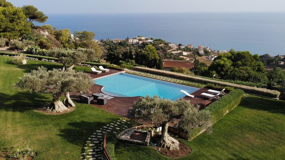 Licata Villa | Villa Terra Del Sole 10+2, Emma Villas