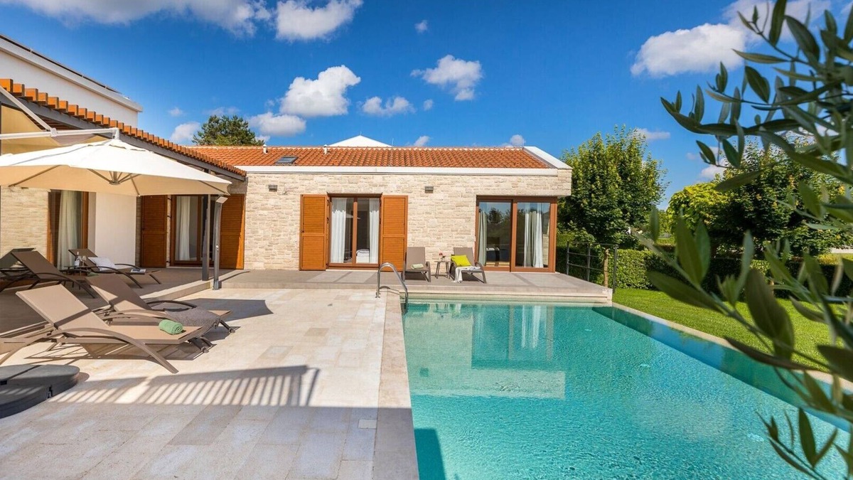 Sveti Petar u Sumi Villa | Villa Terra Nera - beautiful villa with private infinity pool in the heart of Istria