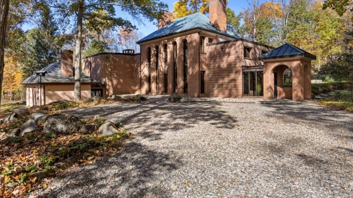 Springtown Villa | Villa Terra - Luxurious Estate 1.5hrs from NYC