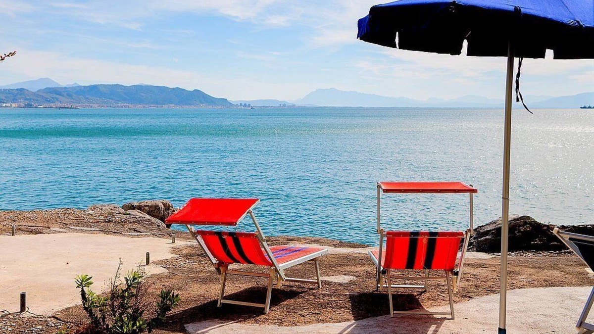 Vietri sul Mare Villa | Villa Teti: A bright three-story villa built sheer above the sea, with Free WI-FI.